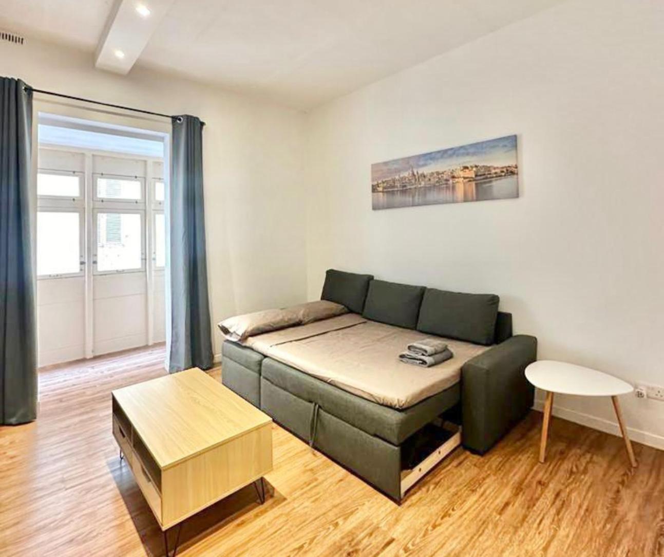 Central And Modern Valletta Flat Екстериор снимка
